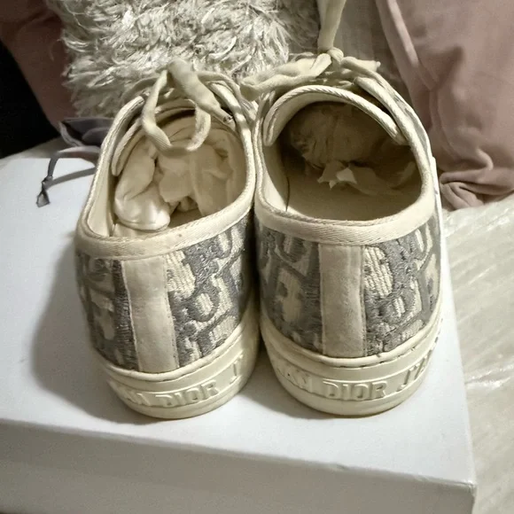 Beautiful Dior Walk n Dior Sneakers - Picture 8 of 9